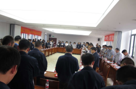 公司召开2016年“五·一、、五·四”座谈会